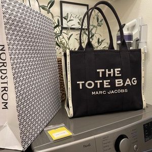 Marc Jacobs The Large Tote Bag